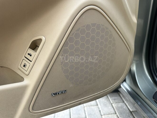 Hyundai Sonata-14
