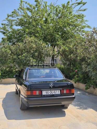 Mercedes 190-2