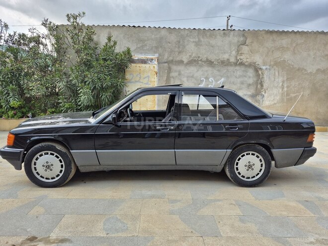 Mercedes 190-4