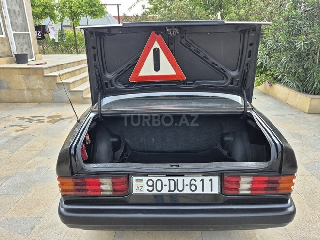 Mercedes 190-8