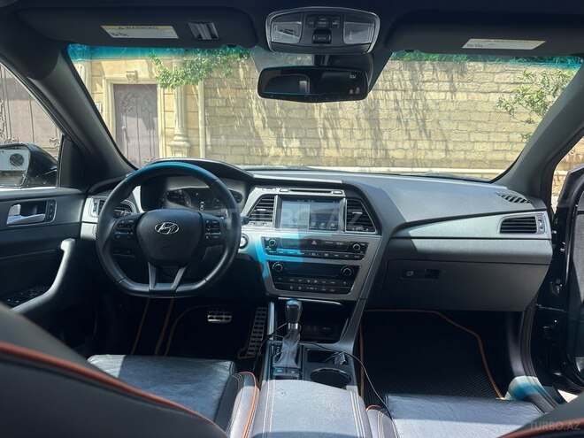 Hyundai Sonata-12