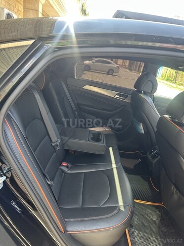 Hyundai Sonata-14