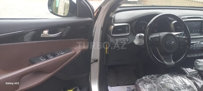 Kia Sorento-13