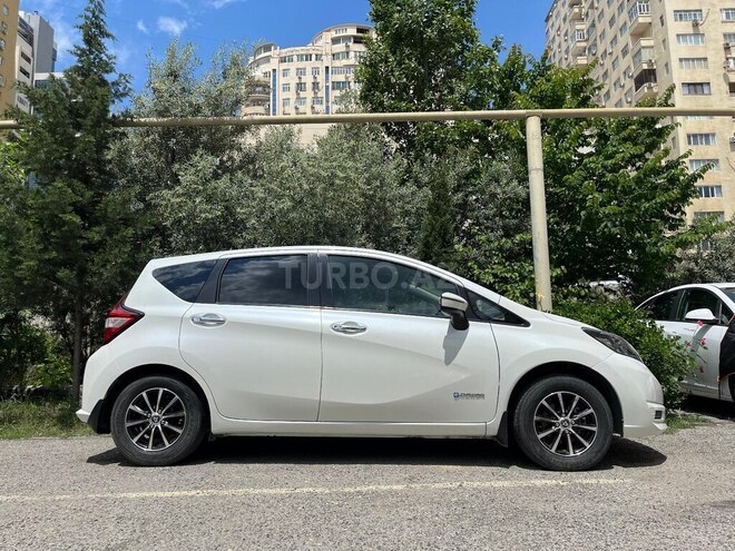 Nissan Note-2