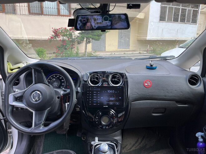 Nissan Note-7