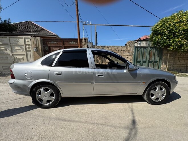 Opel Vectra-5