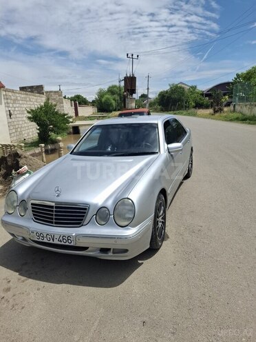 Mercedes E 240-2