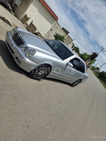 Mercedes E 240-3