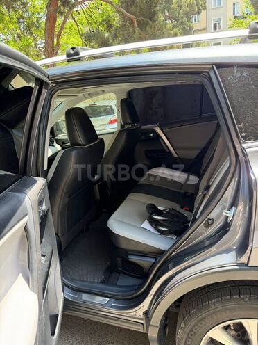 Toyota RAV4-6