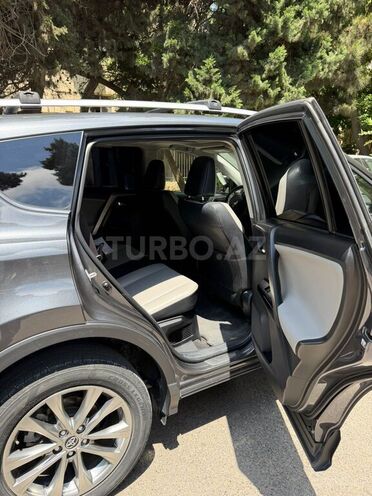 Toyota RAV4-7