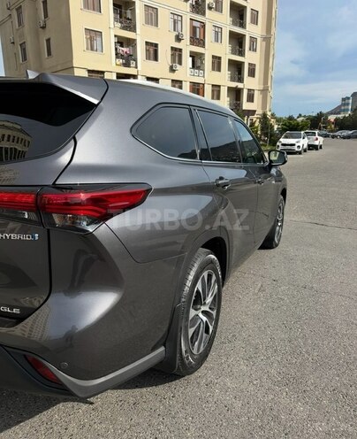 Toyota Highlander-2