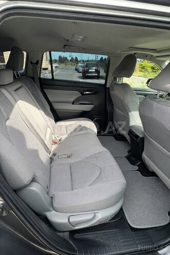 Toyota Highlander-8