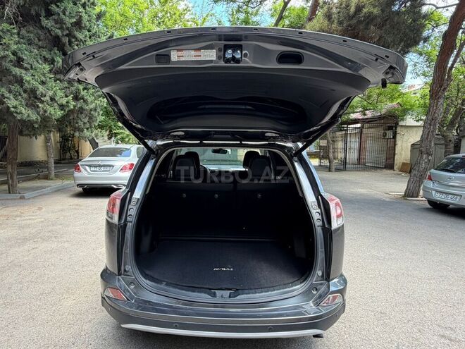 Toyota RAV4-18
