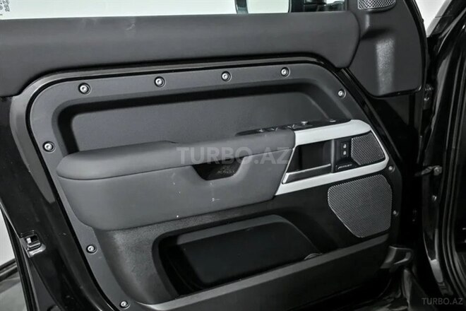 Land Rover Defender-18