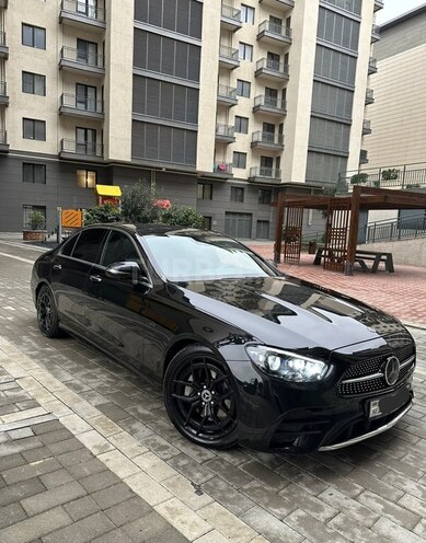 Mercedes E 300 de-3