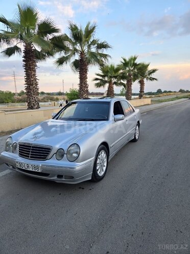 Mercedes E 220-6
