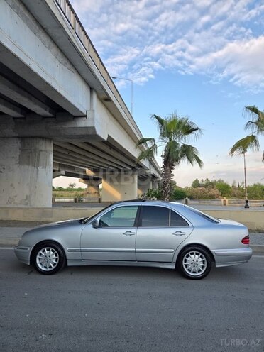 Mercedes E 220-7
