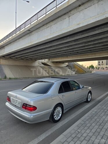Mercedes E 220-4