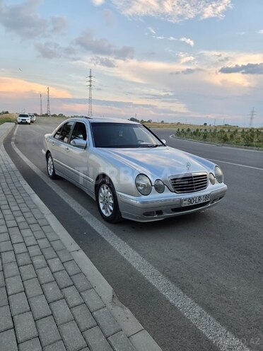 Mercedes E 220-5
