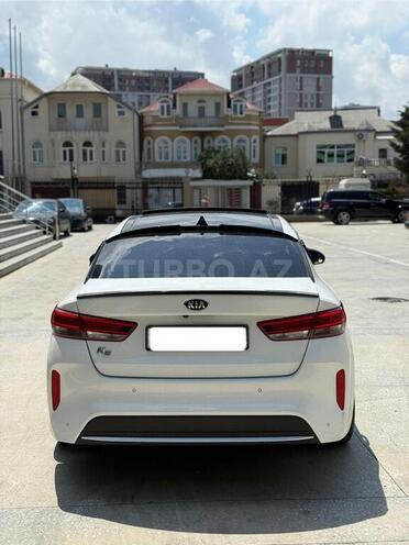 Kia K5-4