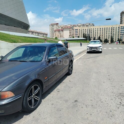 BMW 523-7