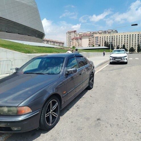 BMW 523-6