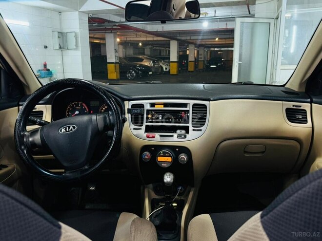 Kia Rio-5