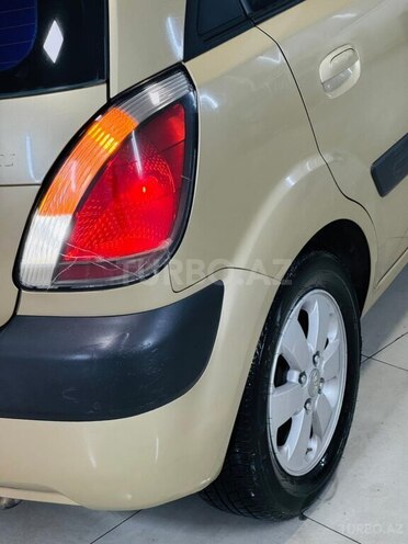 Kia Rio-13