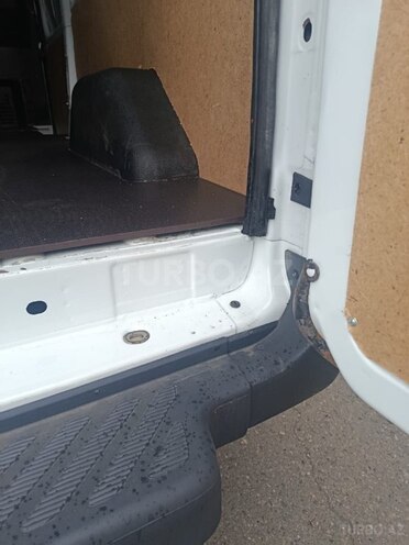 Ford Transit-14