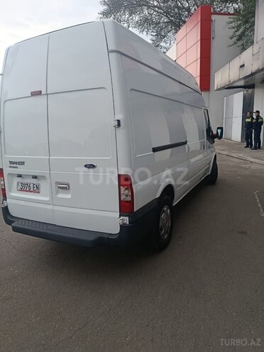 Ford Transit-3