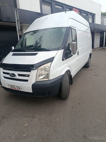 Ford Transit-6