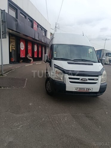 Ford Transit-21