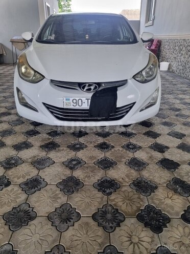 Hyundai Elantra-1