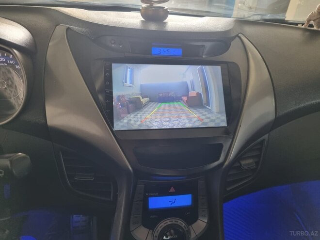 Hyundai Elantra-10