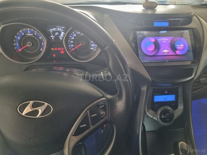 Hyundai Elantra-7