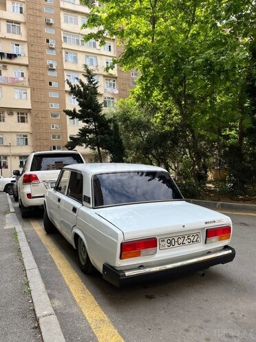 LADA (VAZ) 2107-4
