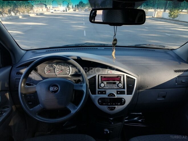 Kia Carens-6