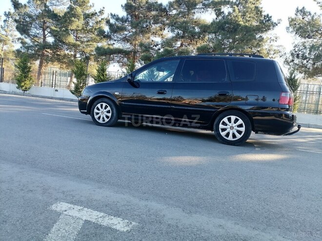 Kia Carens-12