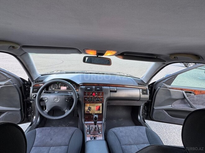 Mercedes E 220-10