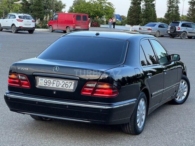 Mercedes E 220-7
