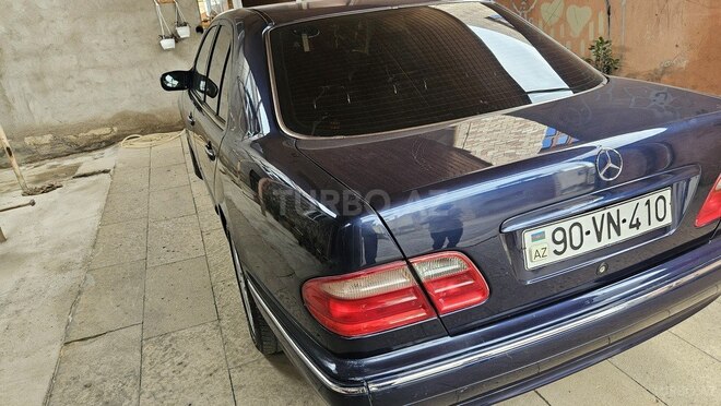 Mercedes E 240-12