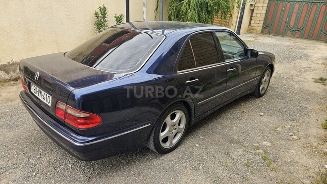 Mercedes E 240-3