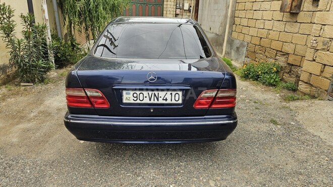 Mercedes E 240-7