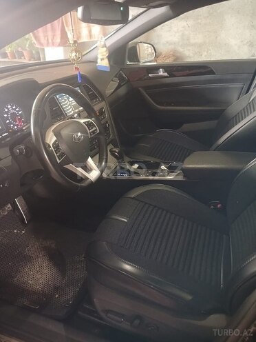Hyundai Sonata-8