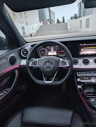 Mercedes E 220 d-12
