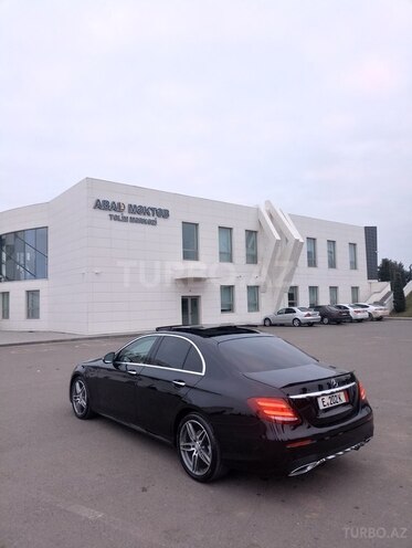 Mercedes E 220 d-5