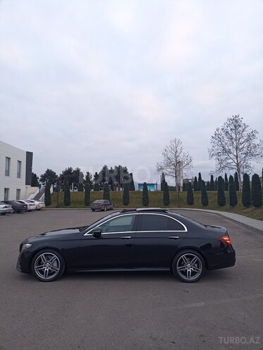 Mercedes E 220 d-4