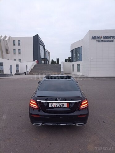 Mercedes E 220 d-6