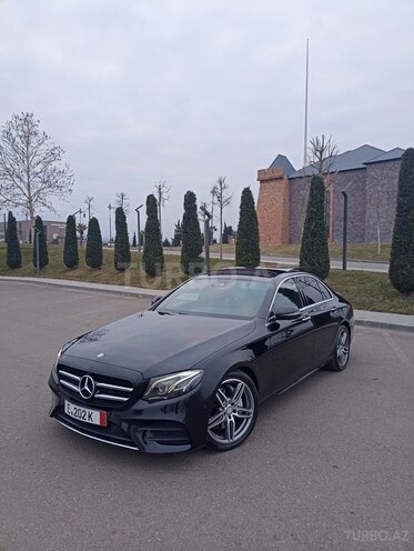Mercedes E 220 d-1