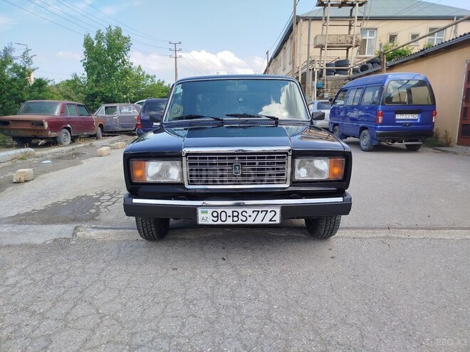 LADA (VAZ) 2107-1